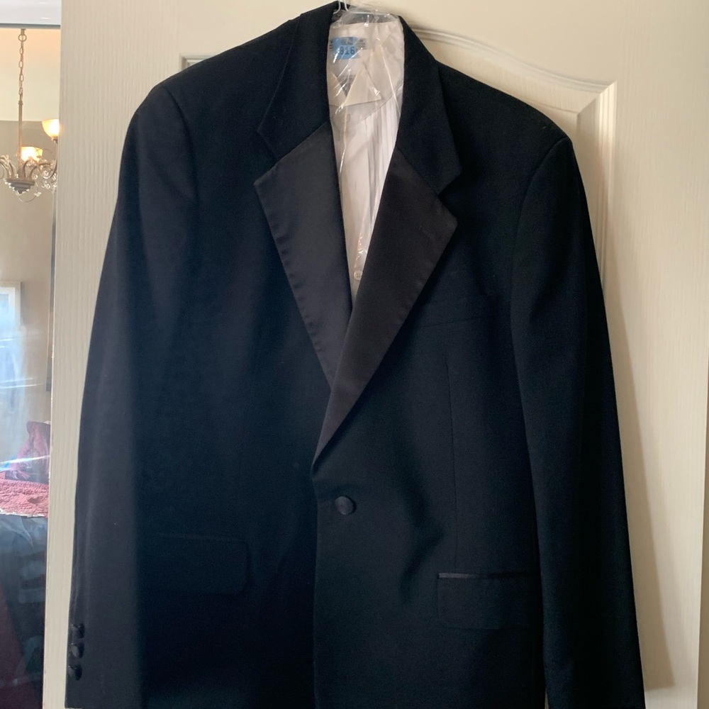 Men’s Tuxedo Suit large. Worn once. white tux shirt, black coat and trousers.